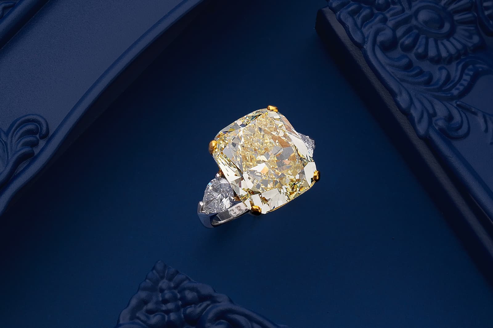  Graff 17.30 carat fancy light yellow diamond ring with two pear-shaped diamonds, featured in the Bonhams London Jewels auction of September 2021