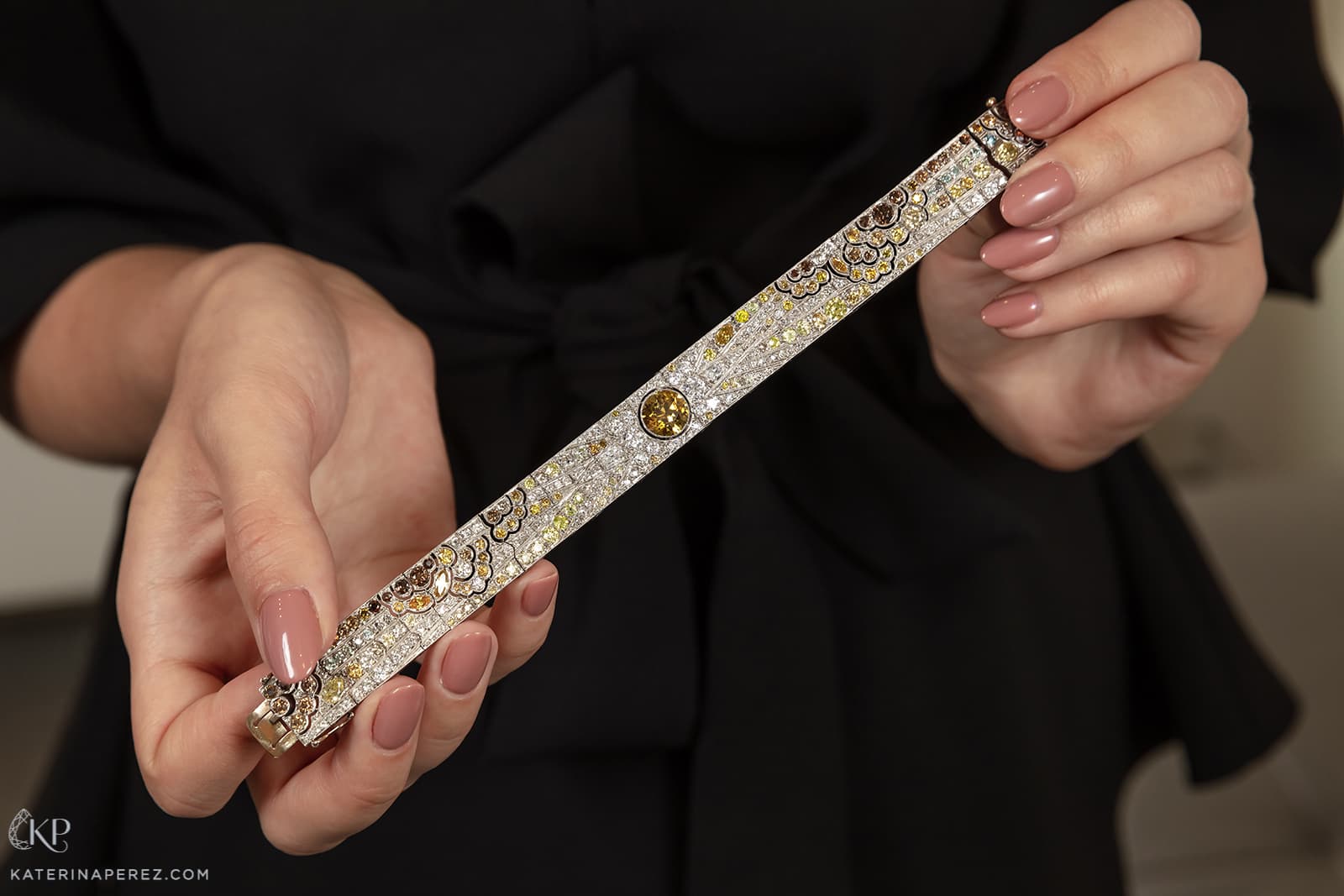  An Art Deco coloured diamond and diamond picture bracelet, circa 1925-30, featured in the Bonhams London Jewels auction of September 2021