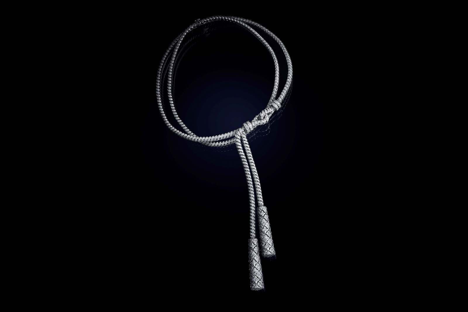 L’Élan Vital necklace from the Bravery by Louis Vuitton Collection with six LV Monogram star-cut diamonds of 3.06 carats and 28.44 carats of brilliant-cut diamonds