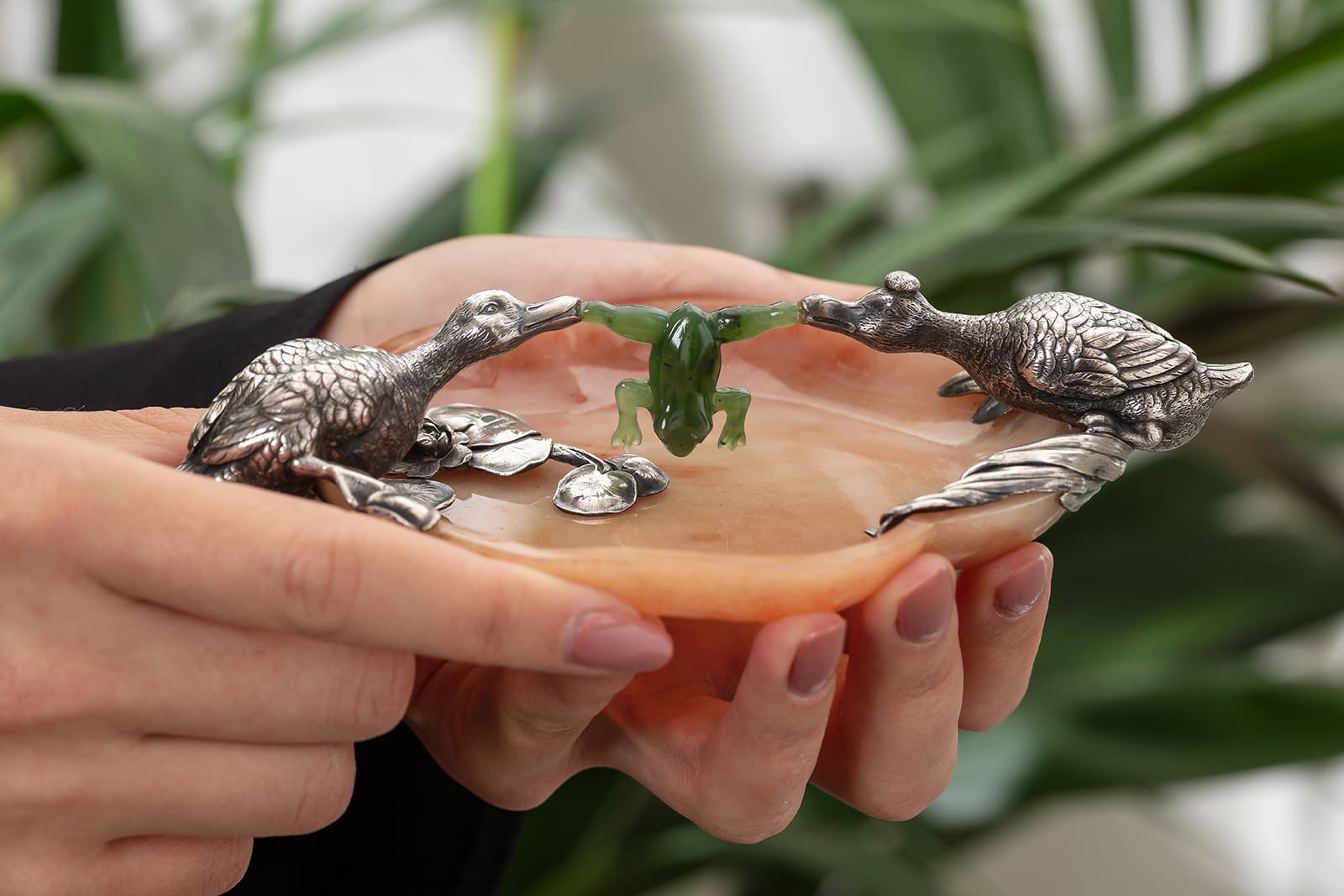  Fabergé silver mounted aventurine quartz tray (circa. 1899-1904), shaped as a pond, with a silver goose and gander pulling a nephrite frog set with diamond eyes, is to be sold by Christie’s London in November 2021