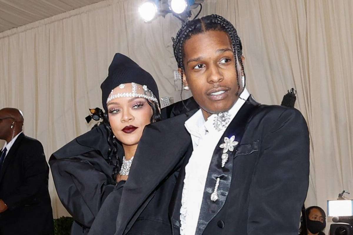  Rapper A$AP Rocky wears a jabot pin from Lan Antiques to the Met Gala 2021 alongside his partner, Rihanna 