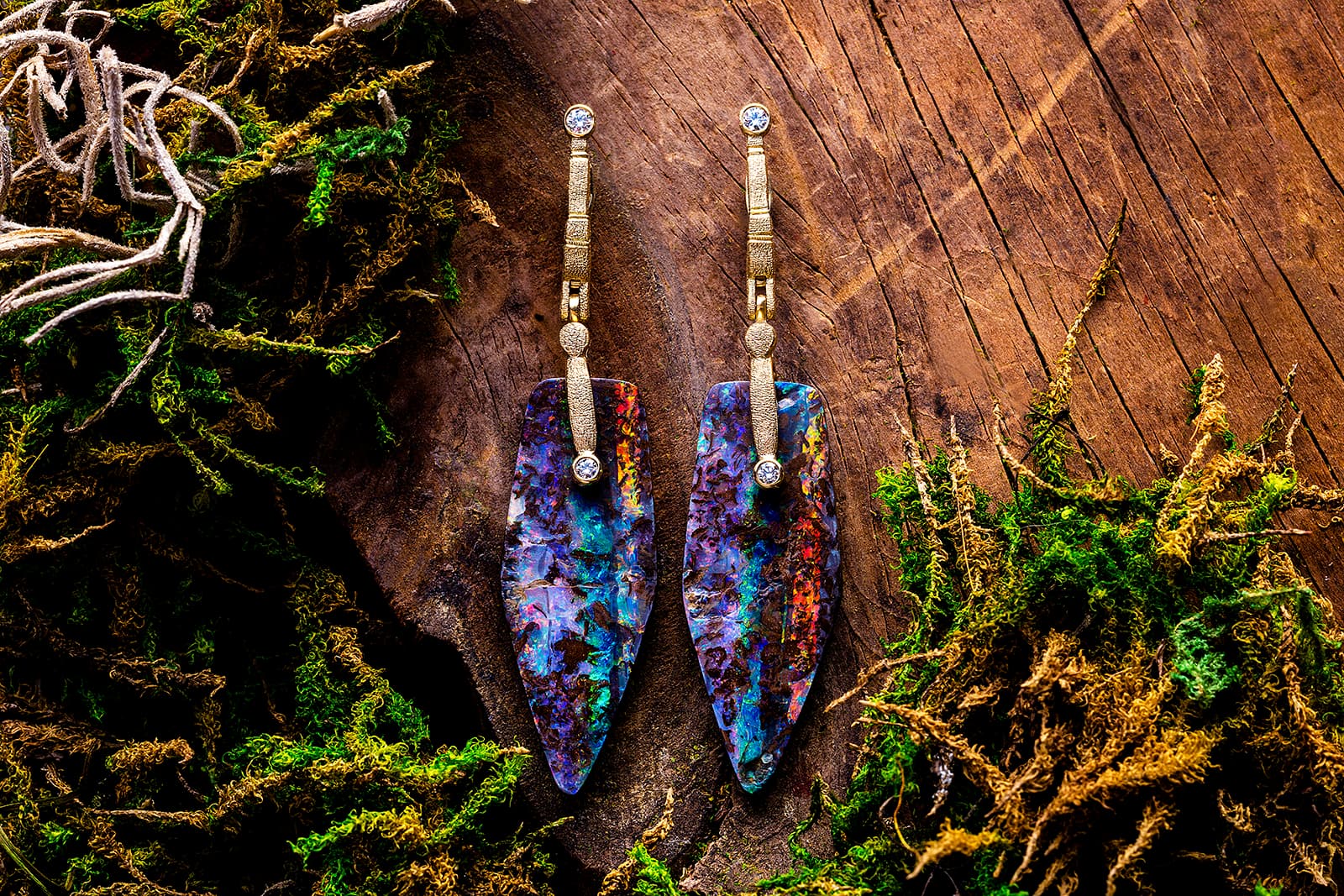  Alex Sepkus earrings in yellow gold with slices of boulder opal in matrix 