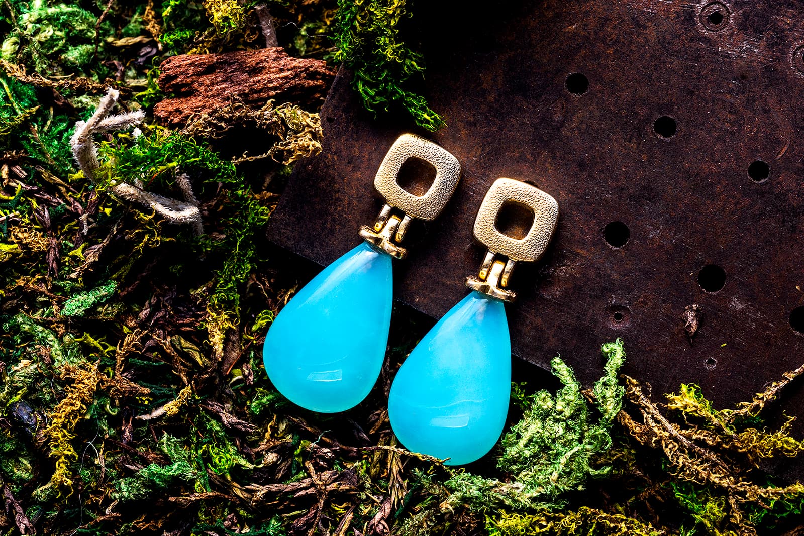  Alex Sepkus earrings in yellow gold with blue opal 