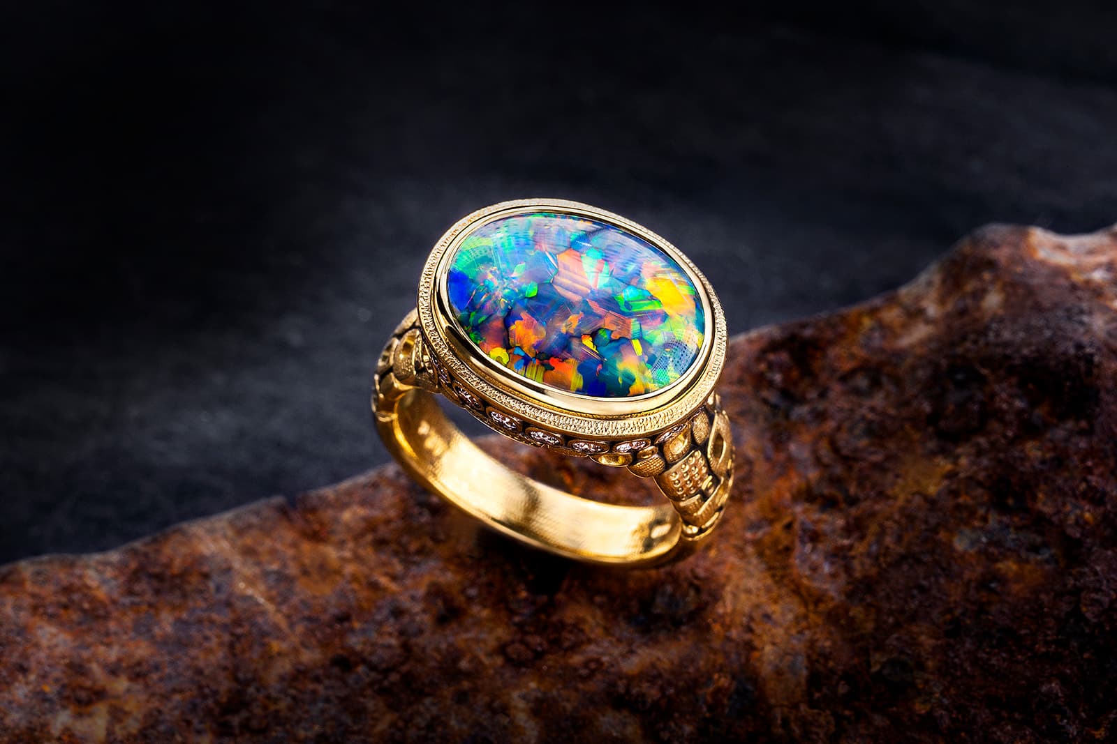  Alex Sepkus ring in yellow gold with an oval-shaped black opal 