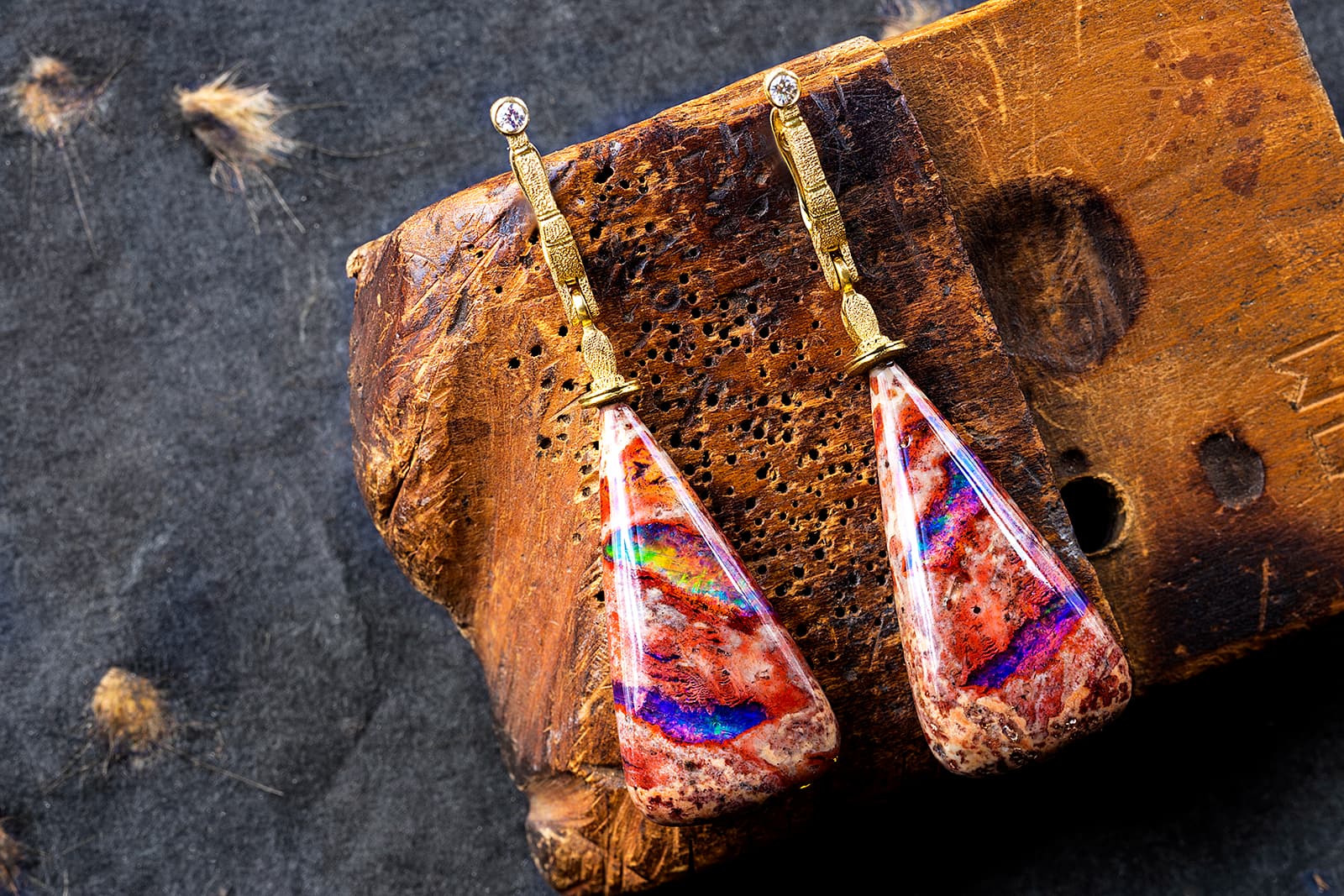  Alex Sepkus earrings in yellow gold with carved boulder opal in matrix 