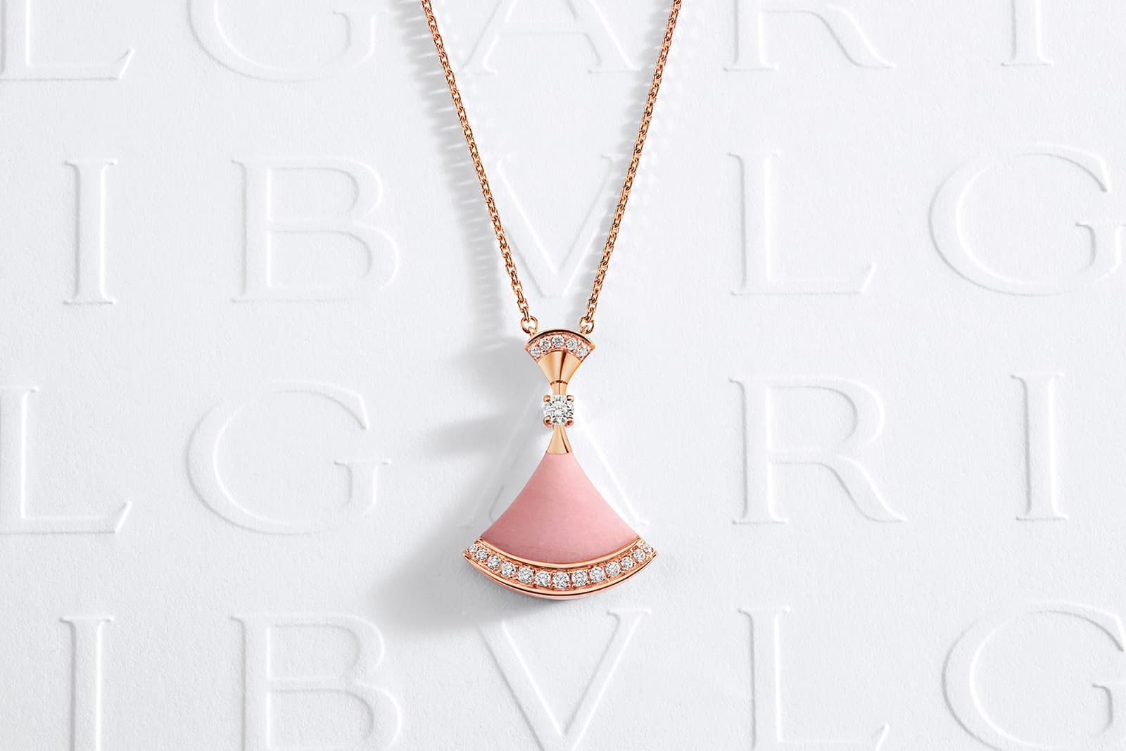  Bulgari Diva's Dream pendant with pink opal and diamonds in 18k rose gold 