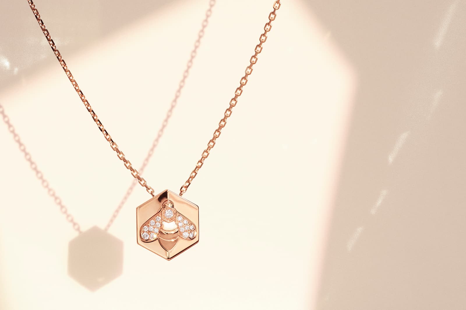  Chaumet Bee My Love pendant in gold with diamonds 