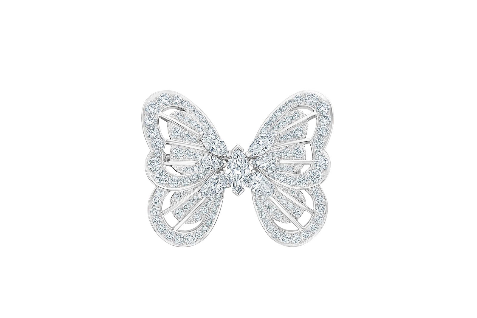  The central motif of the De Beers Butterfly diamond necklace can be detached and worn as a brooch