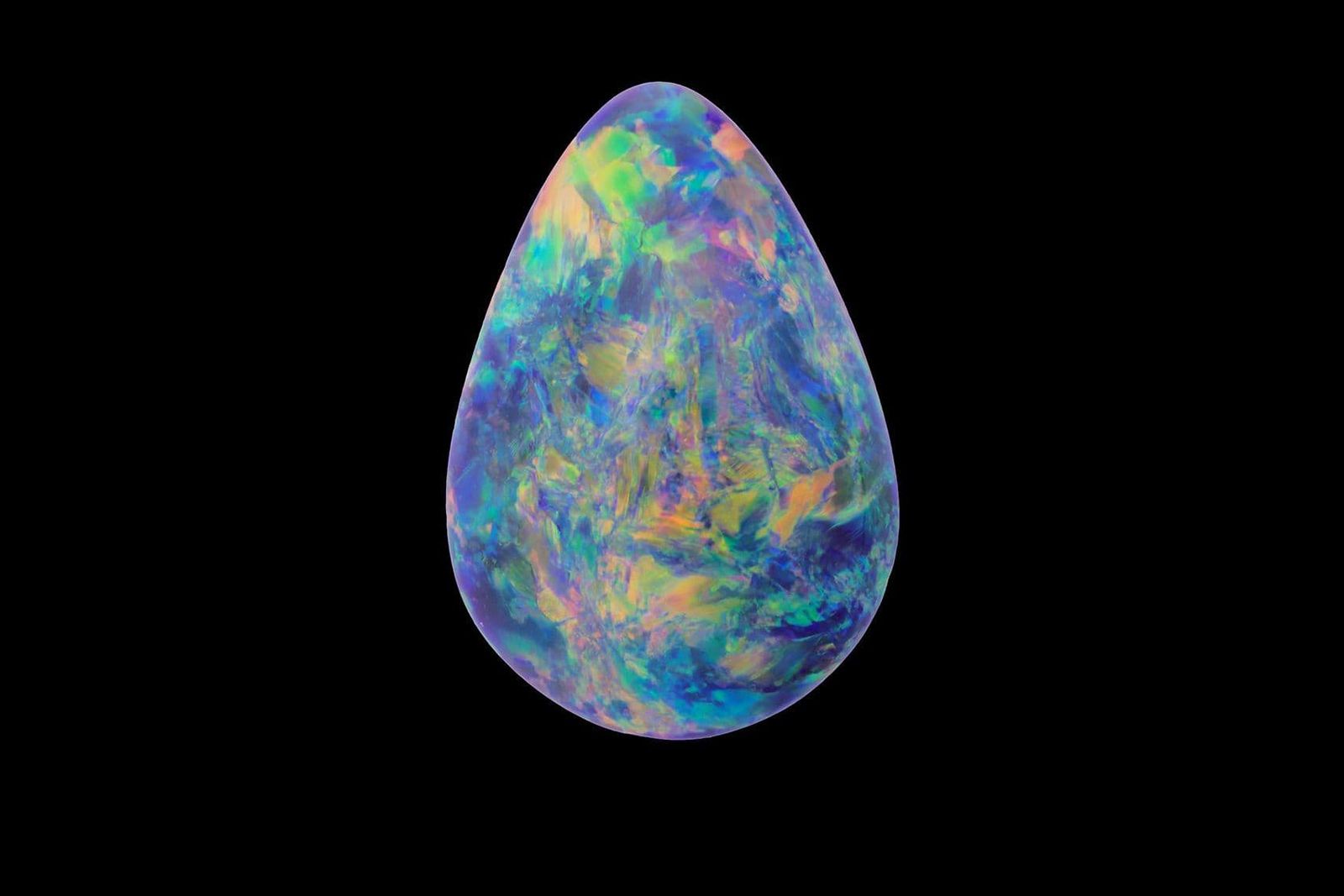 A remarkable display of colour in an Australian opal, courtesy of IMAGEM 