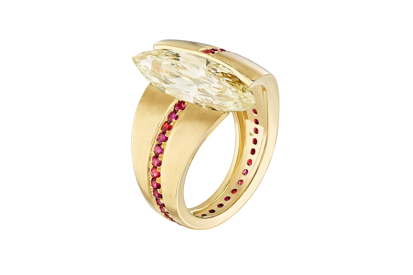  Nuun Jewels Navette ring in yellow gold with a 3.10ct marquise-shaped diamond and red spinels 