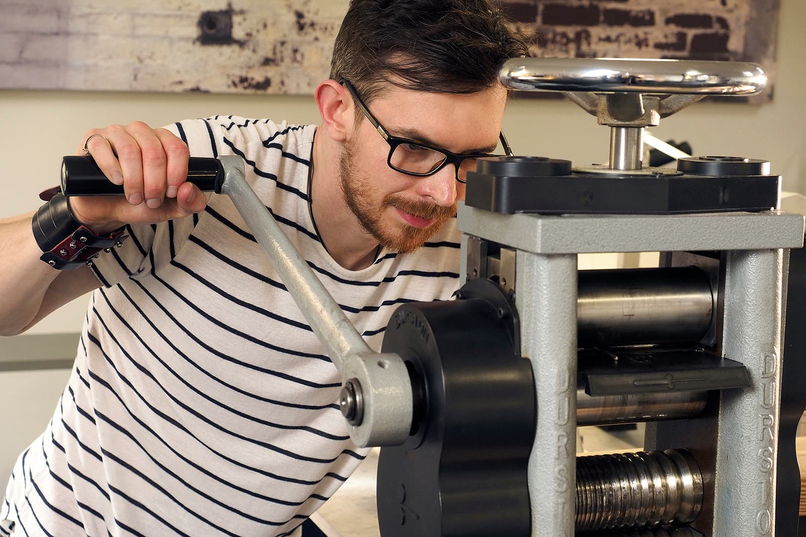 Ireland-based jewellery designer and bespoke jeweller Nigel O’Reilly in the workshop