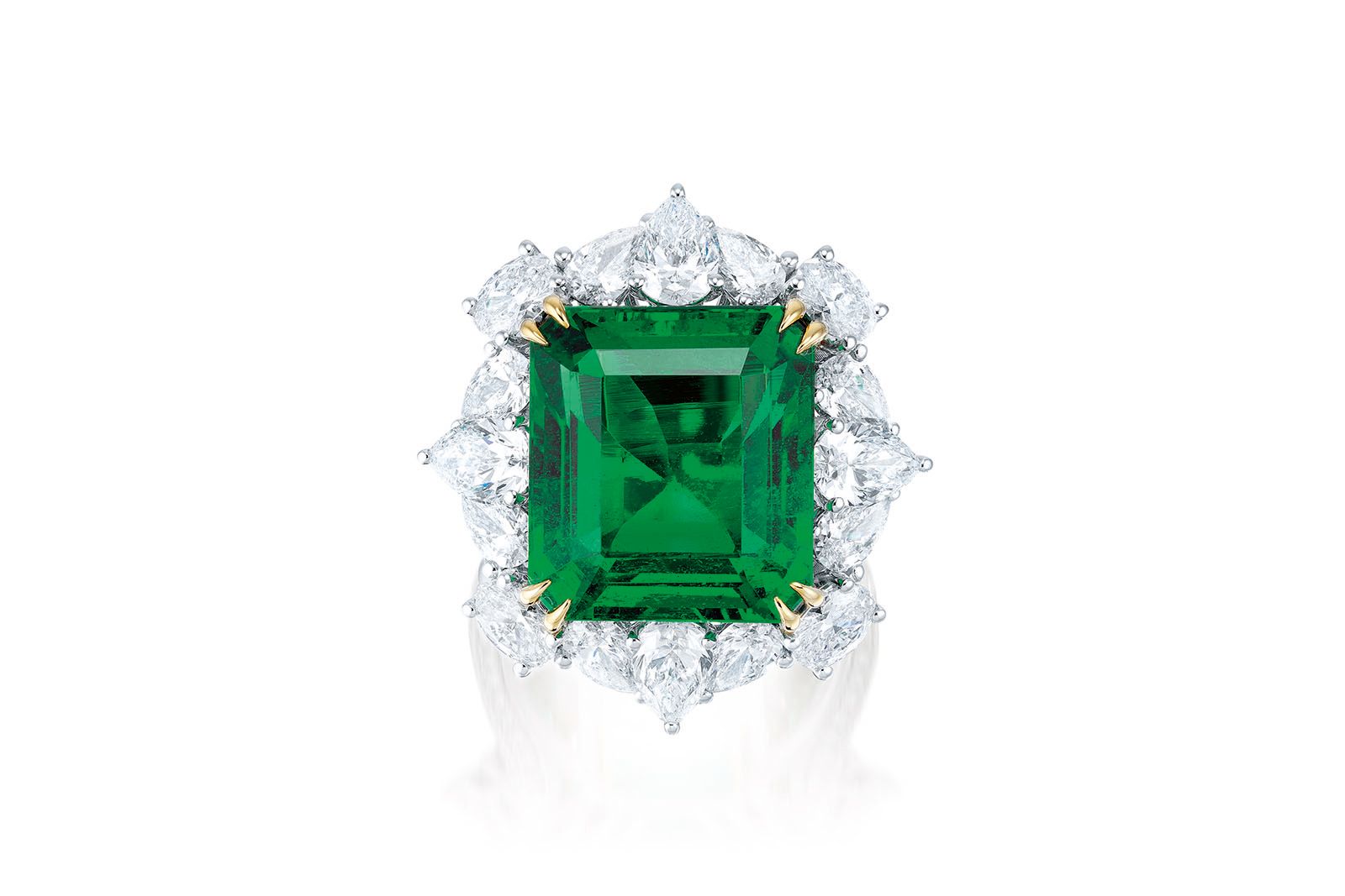  A 16.48 carat Zambian emerald and diamond ring to be sold by Phillips Hong Kong in November 2021