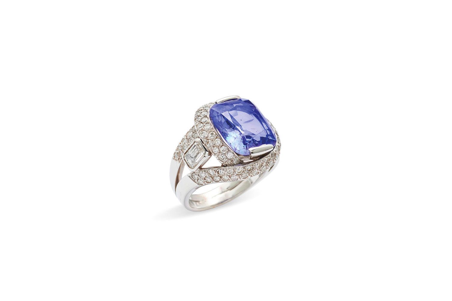  An 8.50 carat rectangular cushion-shaped colour-change sapphire ring framed by brilliant and step-cut diamonds, owned by an Italian family and due to be sold by Bonhams Paris in November 2021