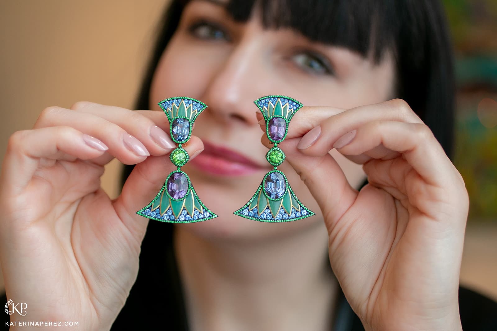  Katerina Perez presents the Antonio Seijo Lotus Flower earrings with spinels, demantoids, diamonds, tsavorites and sapphires 
