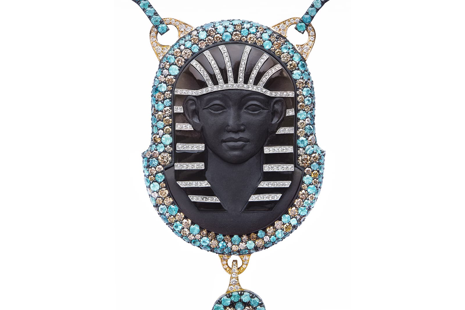  A closer look at the 'The Pharaoh and Maât’ necklace by Antonio Seijo