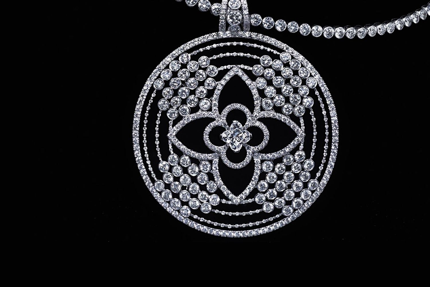 Louis Vuitton Les Ardentes necklace with 15.27 carats of diamonds