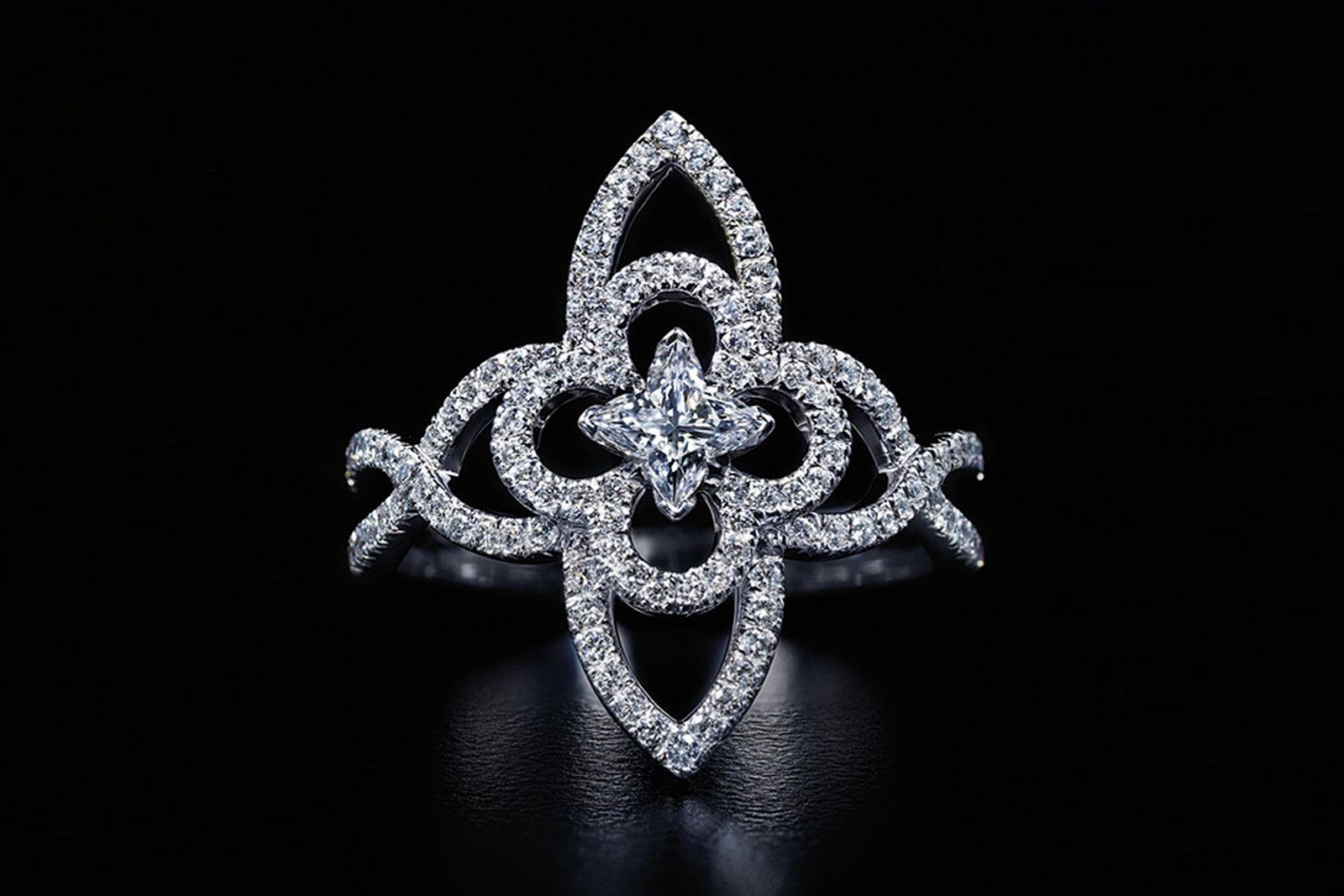  Louis Vuitton Les Ardentes diamond ring