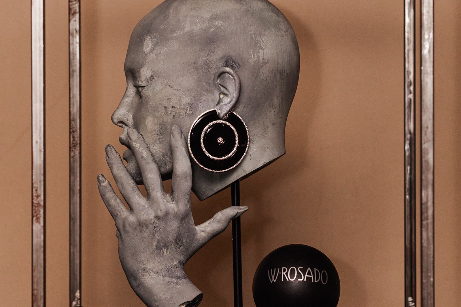Wilfredo Rosado Tribu earrings in 18k white gold with black nano-ceramic detail and white diamonds of 14.02 carats
