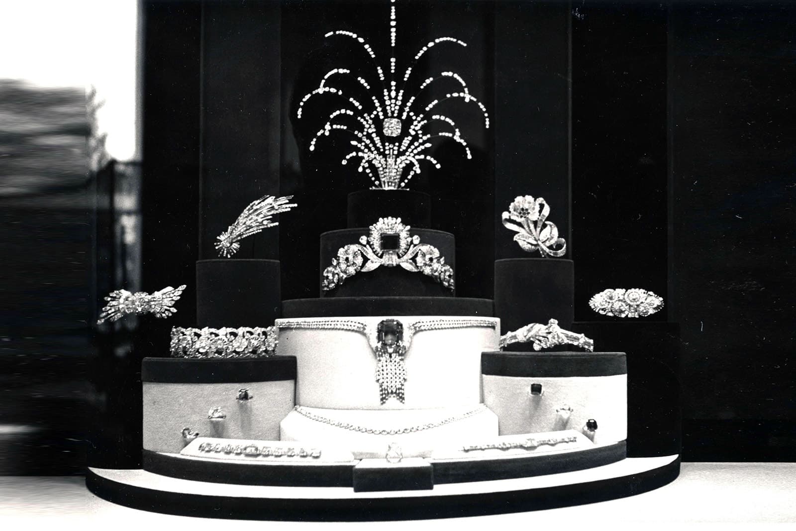  An archival photograph of the Tiffany & Co. high jewellery display at the World's Fair in 1939