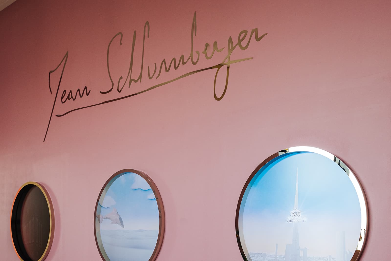 The second hall of the Tiffany & Co. presentation space at the Dubai Expo 2020 is dedicated to the maison’s legendary designer Jean Schlumberger