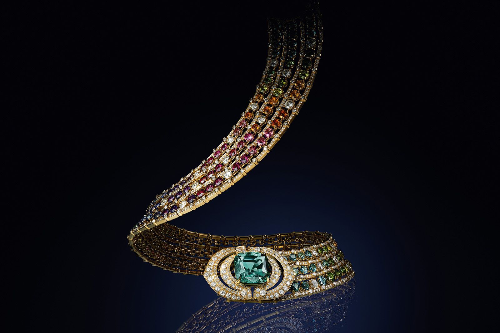 A closer look at the working lock mechanism present in the Louis Vuitton Bravery II High Jewellery Multipin necklace, set with a 42.42 carat tourmaline 