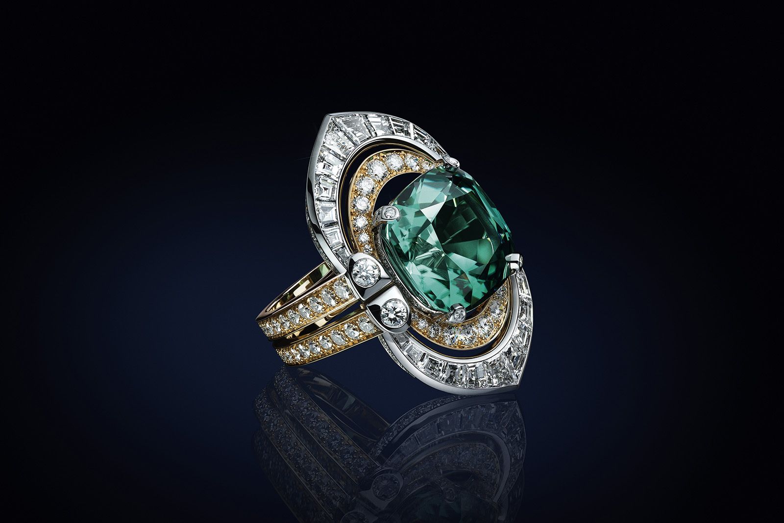 Louis Vuitton Bravery II High Jewellery Multipin ring in yellow and white gold with a 12.30 carat cushion-cut green tourmaline, 24 custom-cut diamonds for 1.82 carats and 150 brilliant-cut diamonds for 2.95 carats