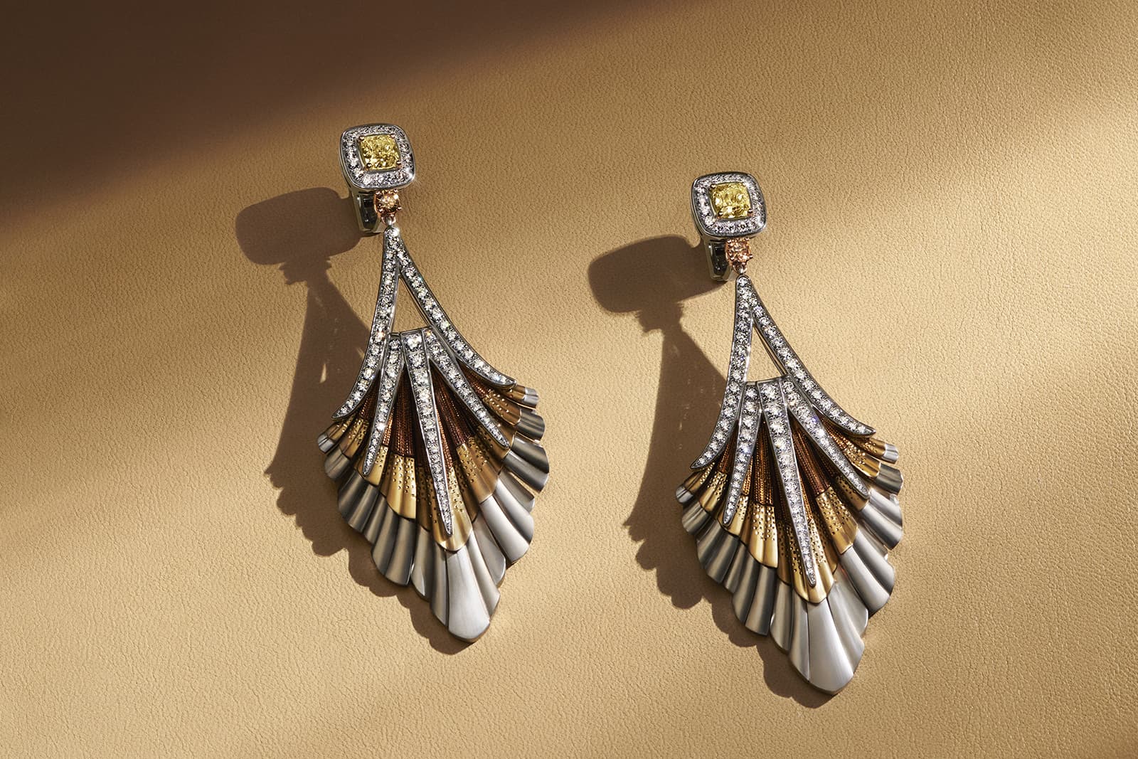  De Beers Jewellers The Alchemist of Light High Jewellery Light Rays Chandelier earrings 