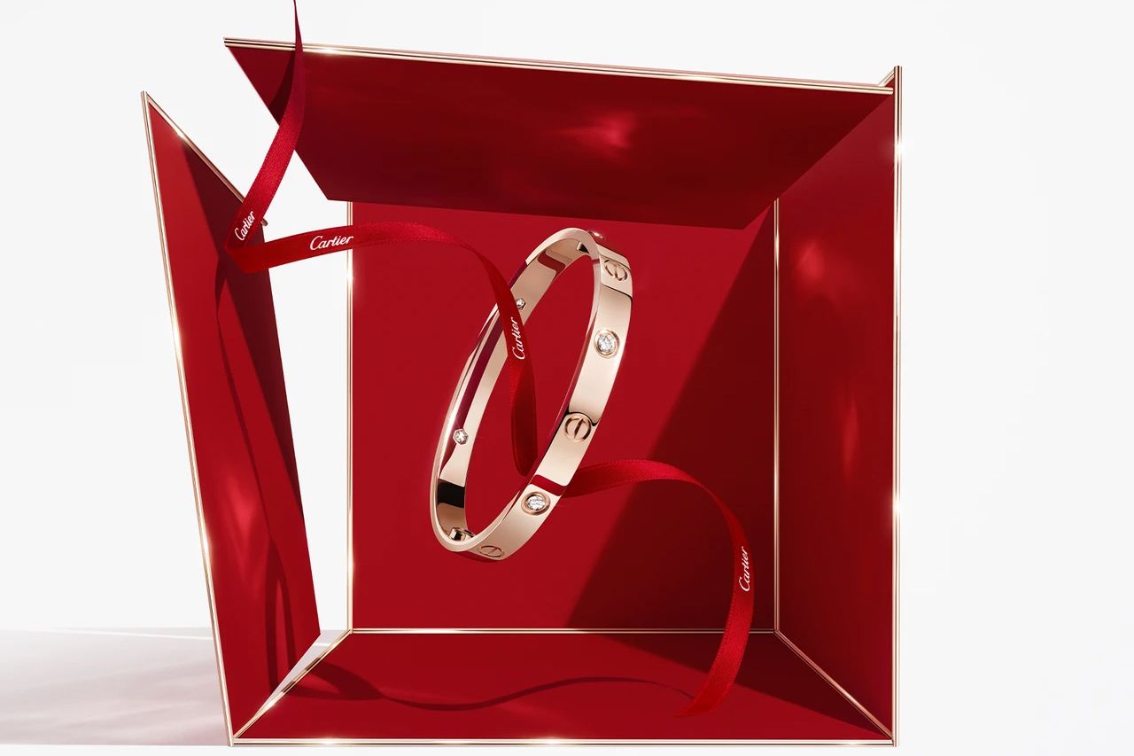  An example of Cartier branding with the brand's signature red colour