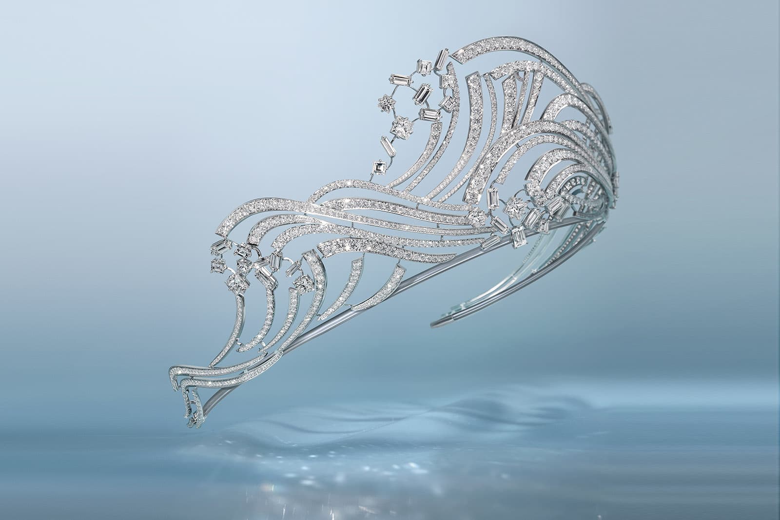  Chaumet Déferlante tiara in white gold set with one princess-cut D VVS2 diamond of 1.02 carat, two princess-cut E VVS2 diamonds of 1.02 carat each, two square-cut F VVS1 diamonds and further brilliant-cut, princess-cut, square-cut and baguette-cut diamonds