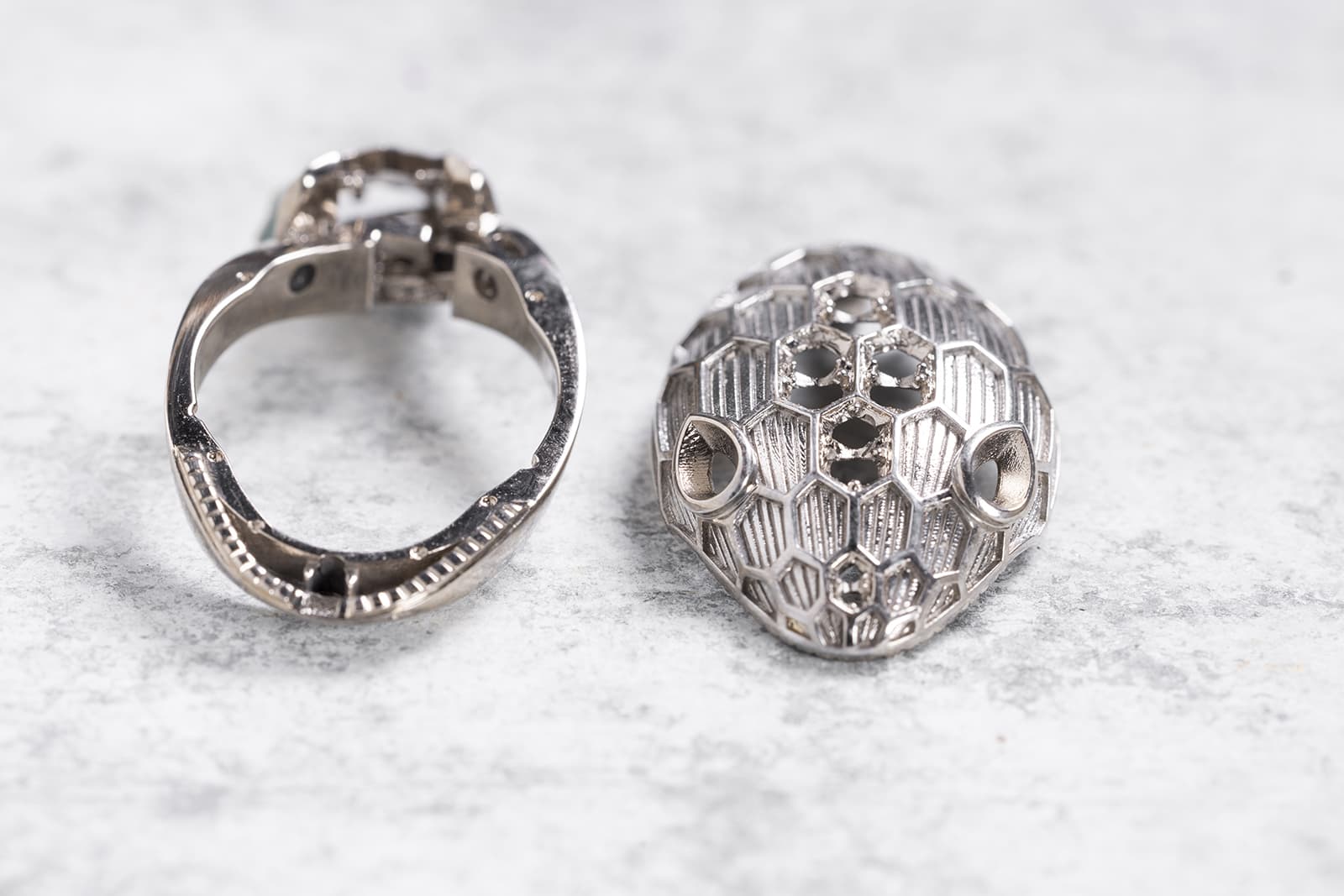  Crafting each white gold element of the Bulgari Serpenti Misteriosi High Jewellery watch