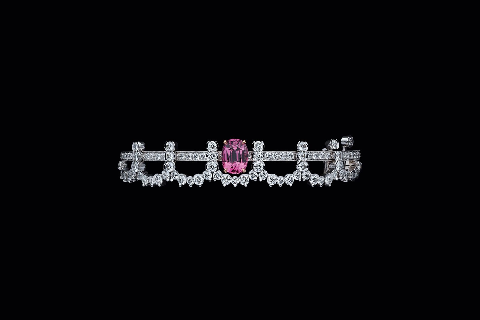  The Dior Joaillerie Galons Dior High Jewellery collection is inspired by the flow of ribbons and fabric