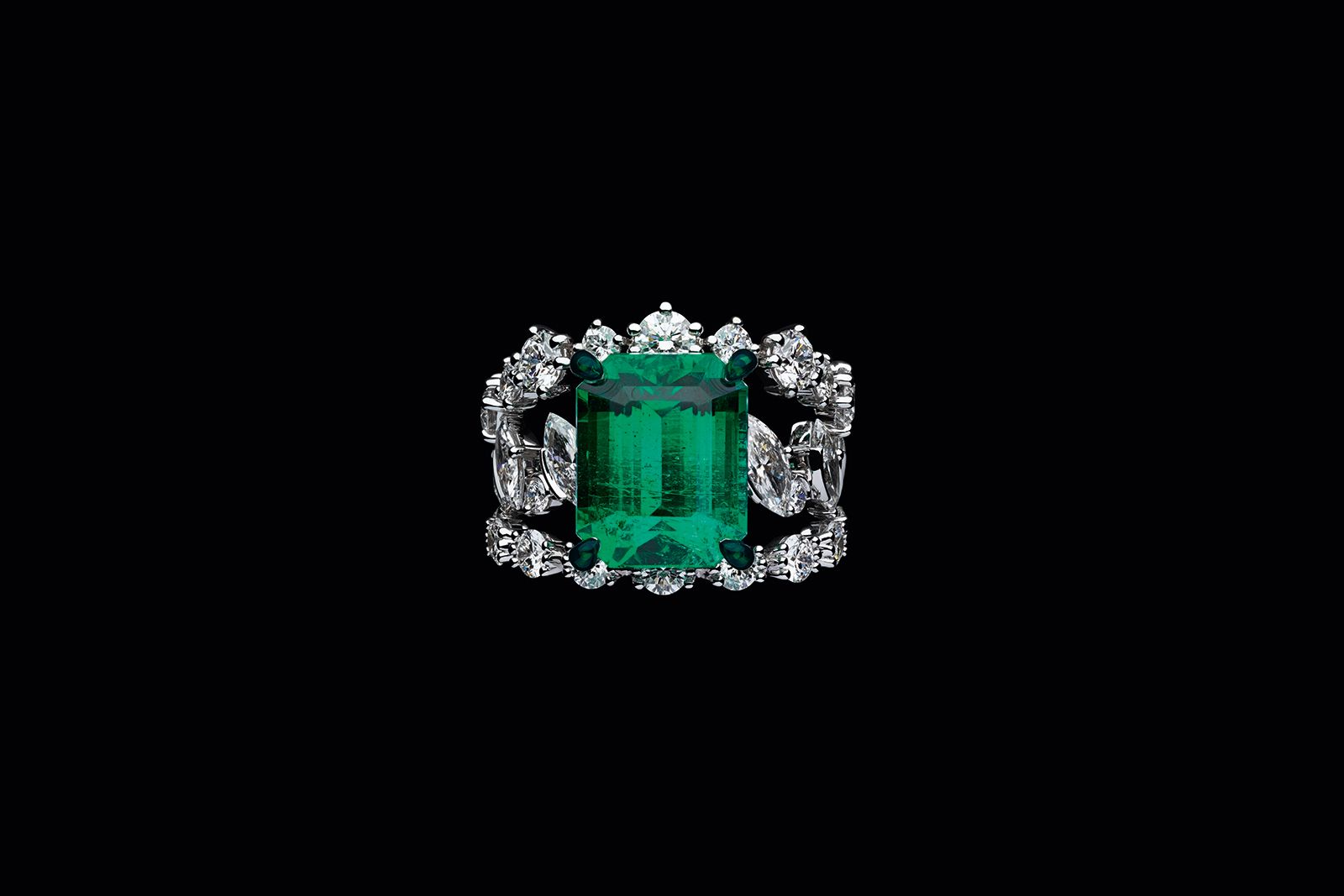 Emerald and diamond creation from the Dior Joaillerie Galons Dior High Jewellery Collection