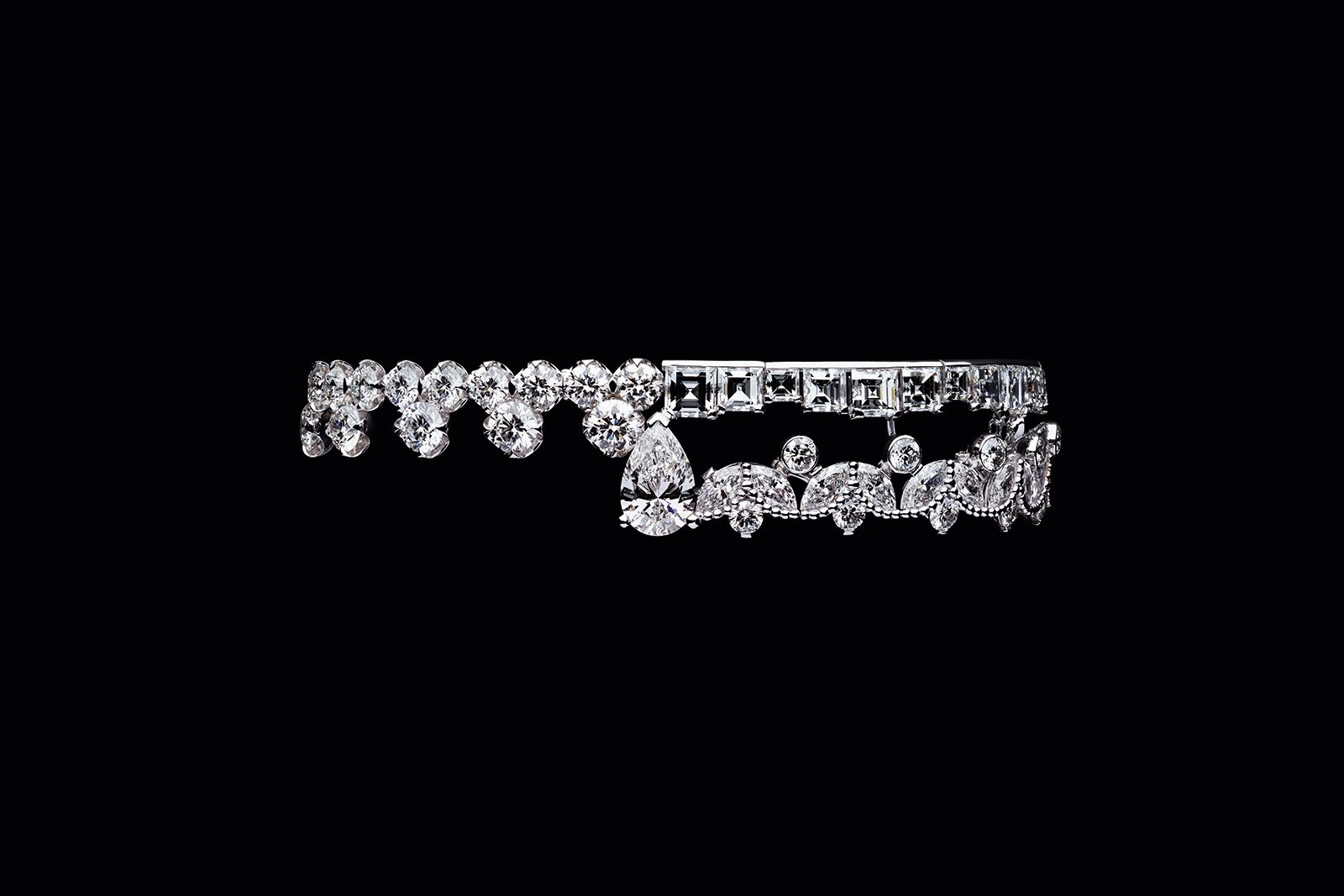  Layers of fancy-cut diamonds are used to recreate the movement of fabric in this piece from the Dior Joaillerie Galons Dior High Jewellery Collection