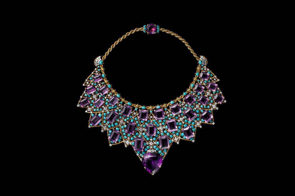  The Duchess of Windsor, Wallis Simpson's Cartier necklace set with amethysts, diamonds and turquoise