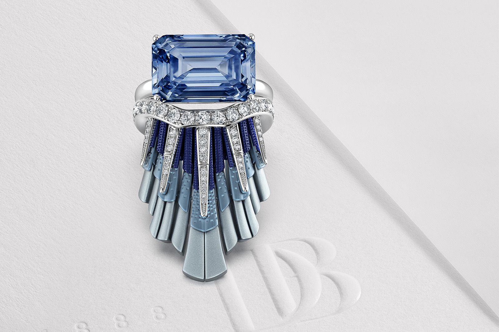 De Beers will present the new owner of the Cullinan Blue Diamond with this unique ring design