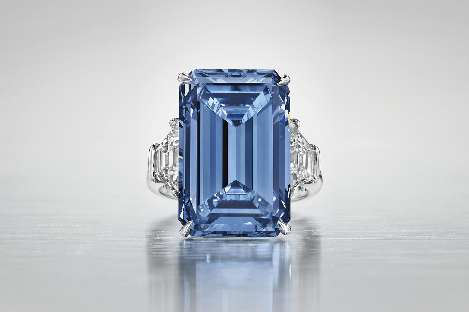 The Oppenheimer Blue is a fancy vivid, 14.62 carat diamond that was sold by Christie’s in May 2016