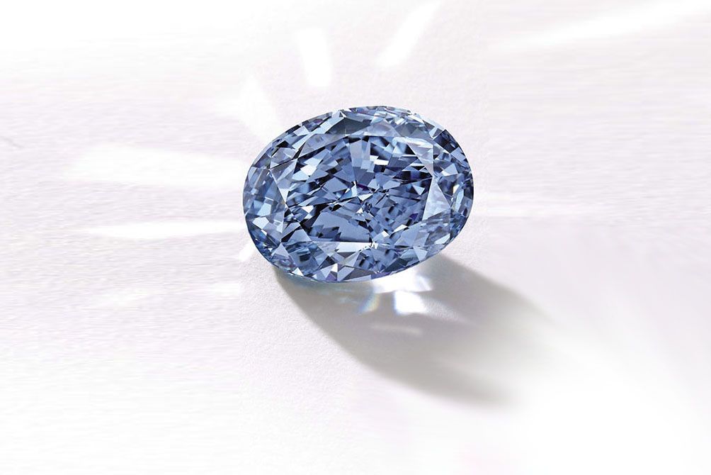  A closer look at The Millennium Blue diamond - a fancy vivid blue diamond of 10.10 carats