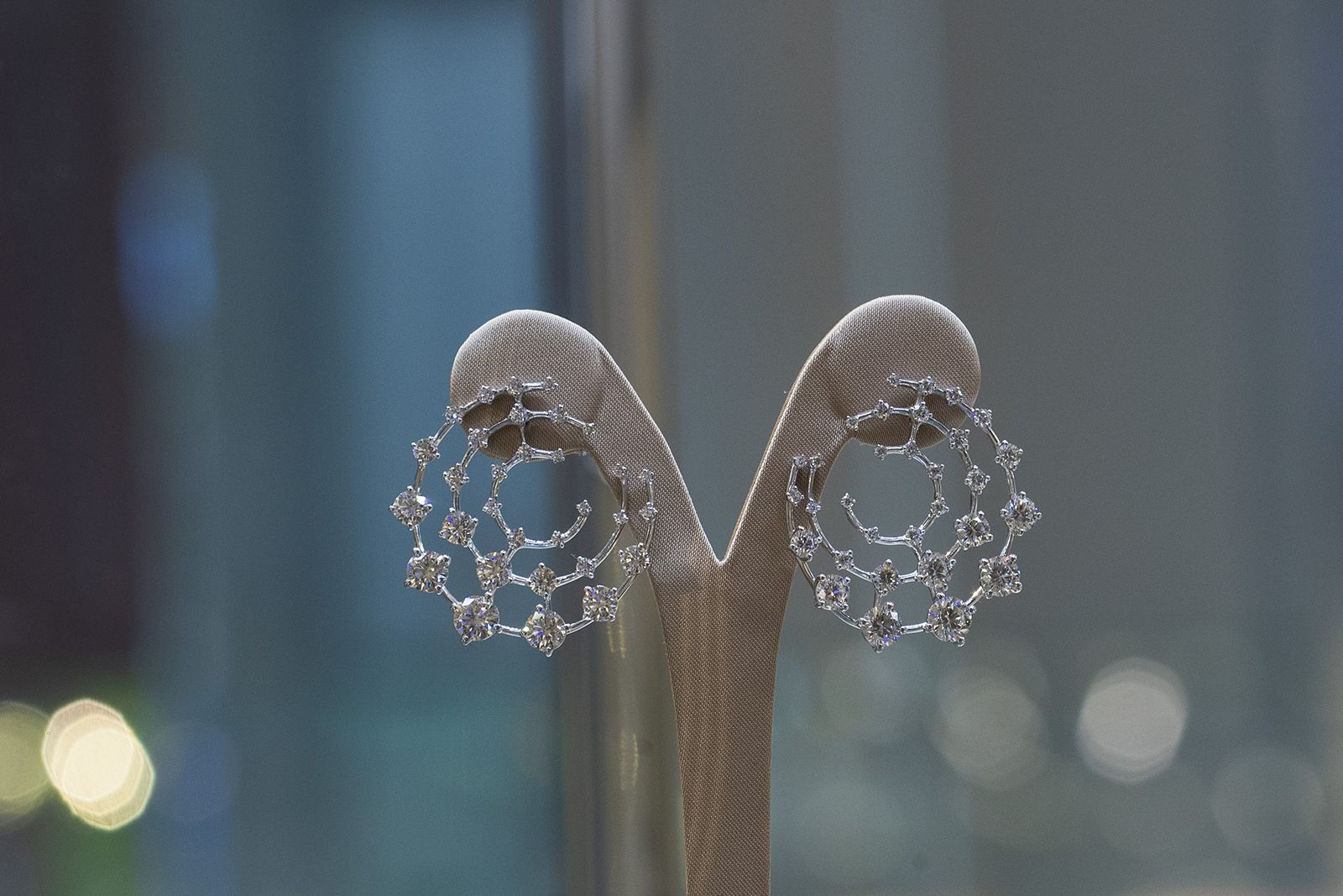  Fernando Jorge High Brilliant Galaxy earrings with 12.15 carats of diamonds in 18k white gold, part of the Rock Party selling exhibition by A2Z and Christie’s Dubai 