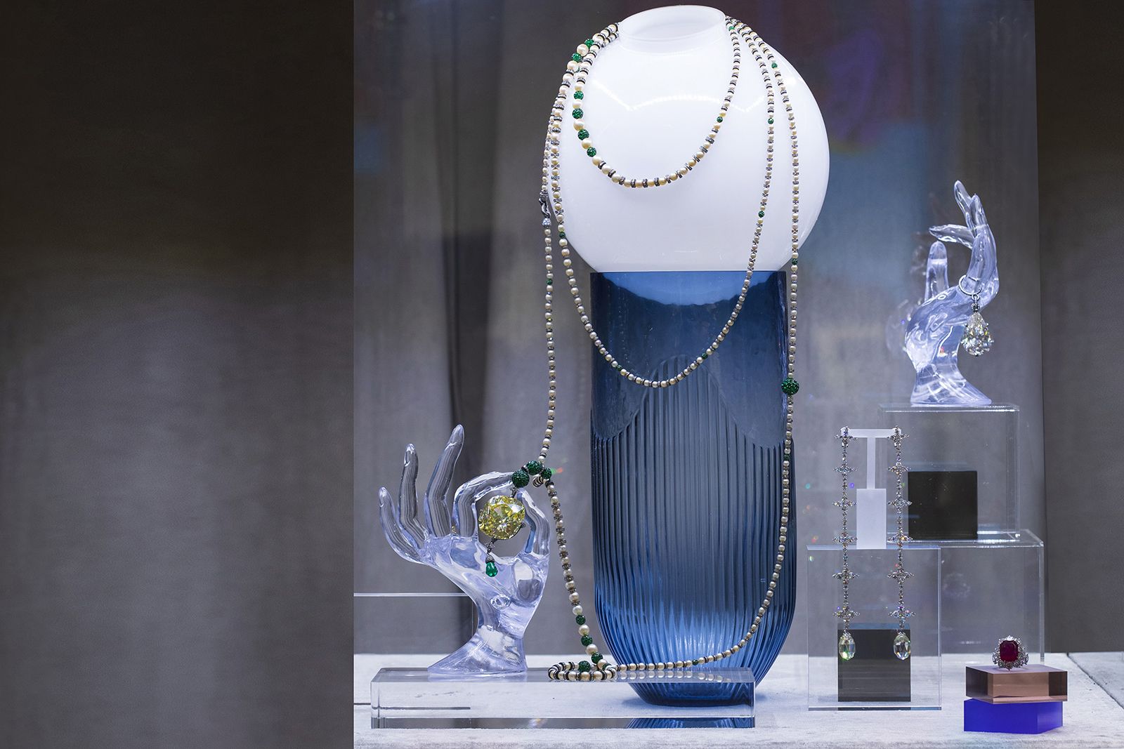 Pieces for sale as part of “Rock Party – A Selling Exhibition of Jewellery Wonders” by A2Z and Christie’s Dubai