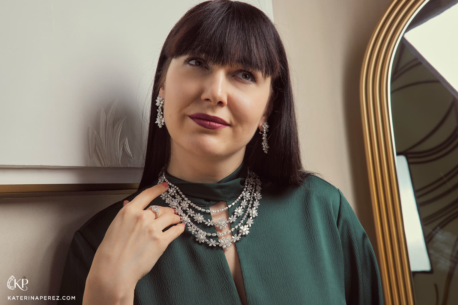  Bayt Damas diamond necklace, earrings and ring worn by Katerina Perez 