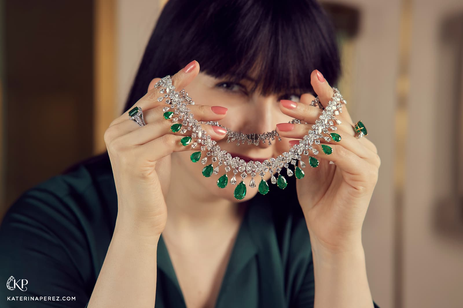 Katerina Perez showcases a pear-shaped emerald and diamond necklace by Bayt Damas