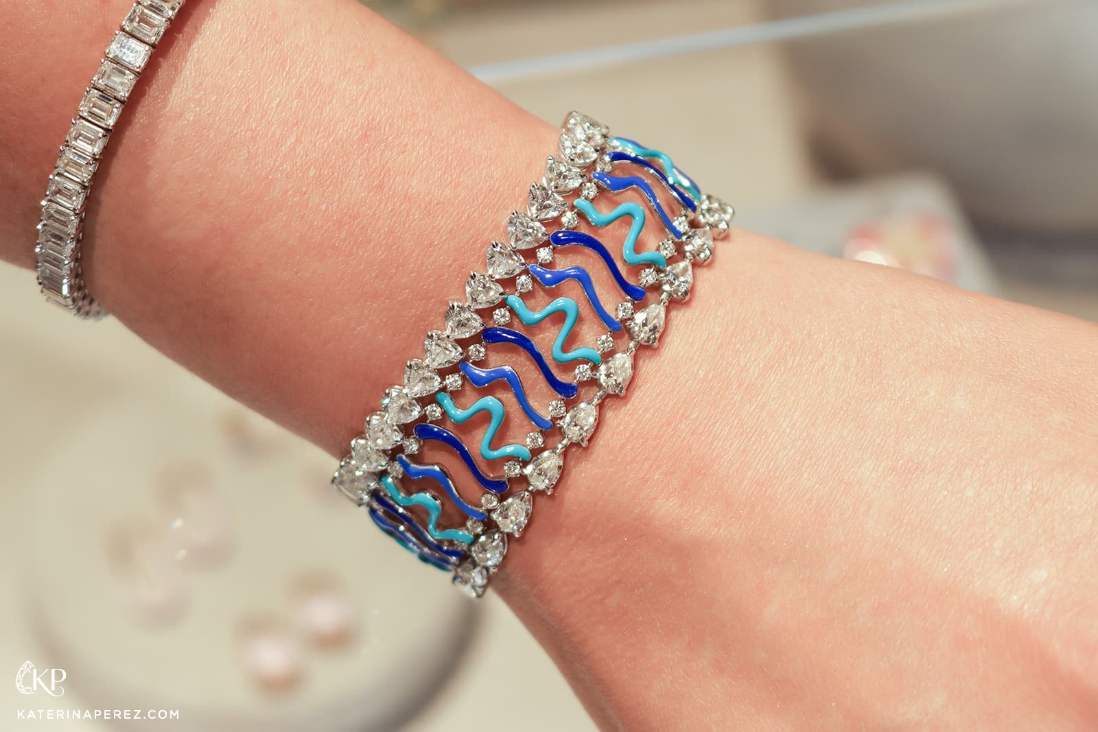  Rock by GS Waves bracelet with 2.27 carats of diamonds and blue enamel in 18k white gold