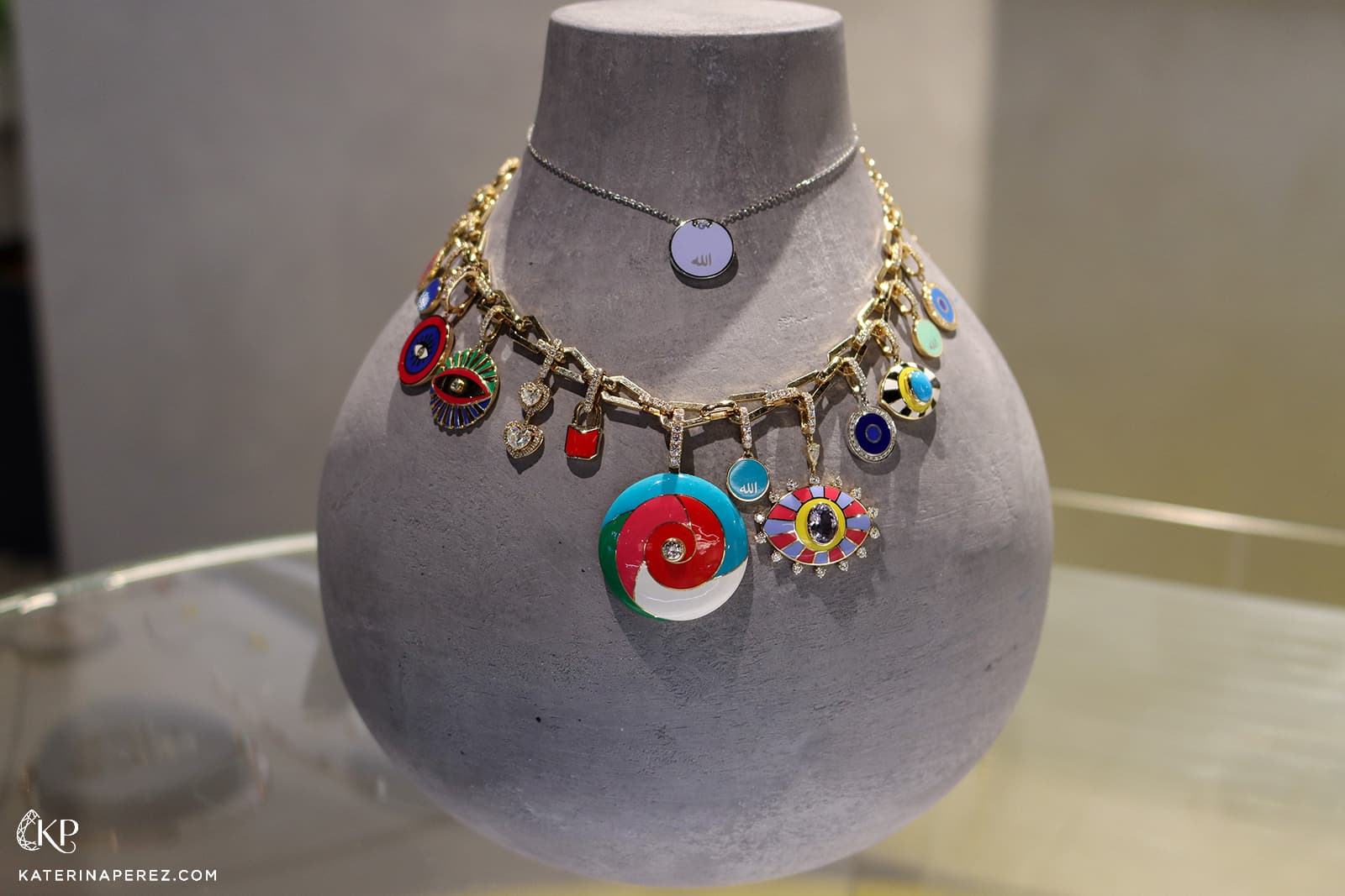 Rock by GS necklace with enamel clip-on charms in 18k yellow gold 