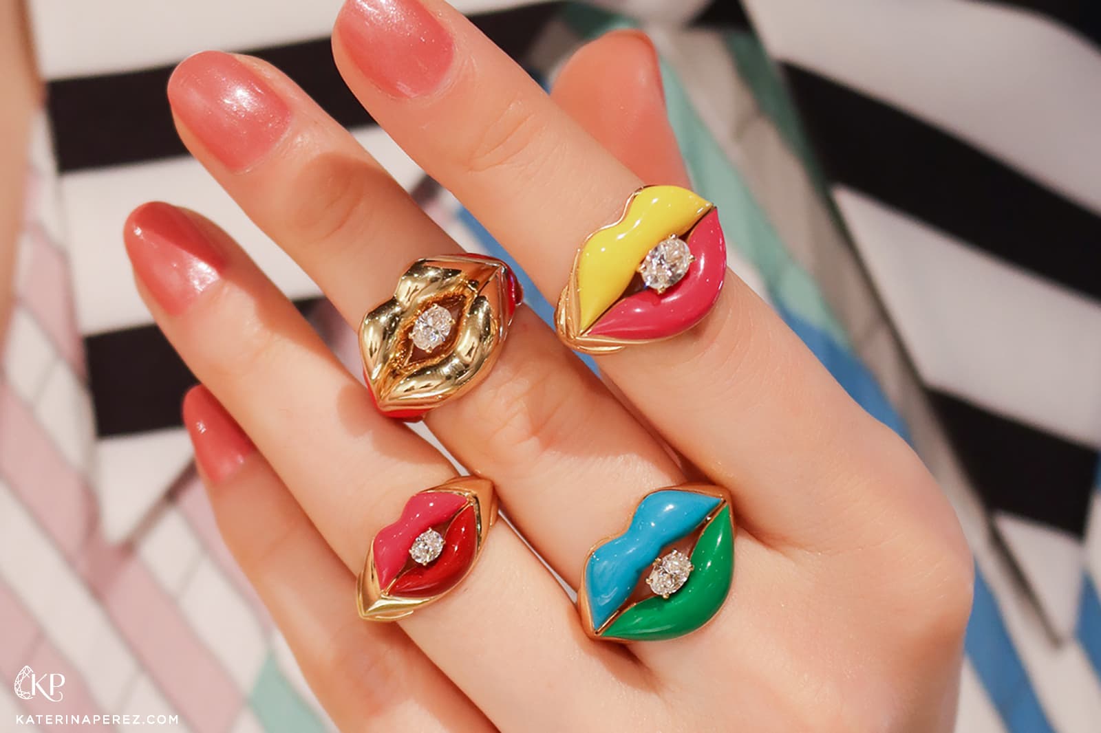  Rock by GS Sugar Lips rings with oval-shaped diamonds and coloured enamel in 18k gold 