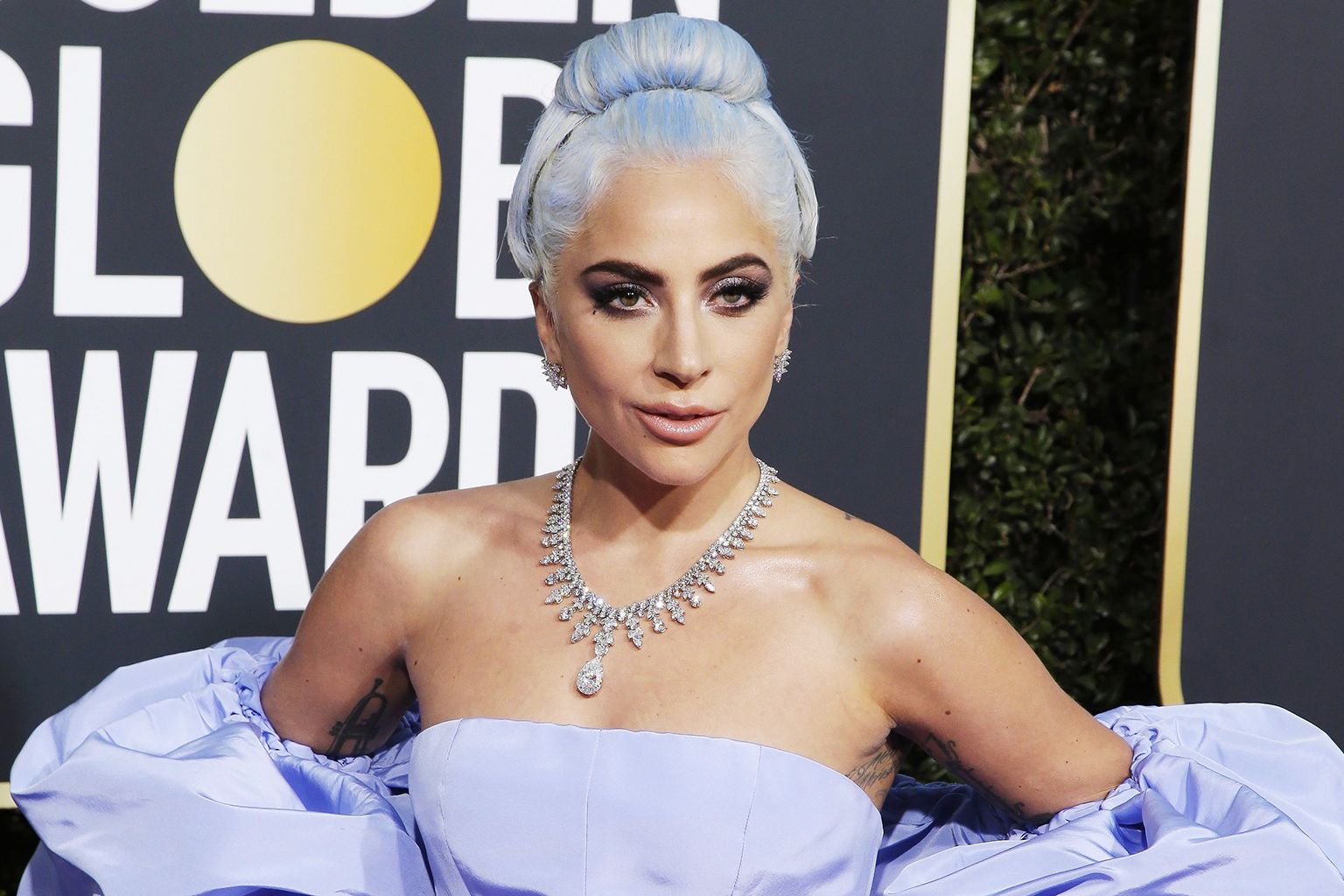  Lady Gaga at the Golden Globe Awards in 2019 wearing Tiffany & Co. diamond jewellery 