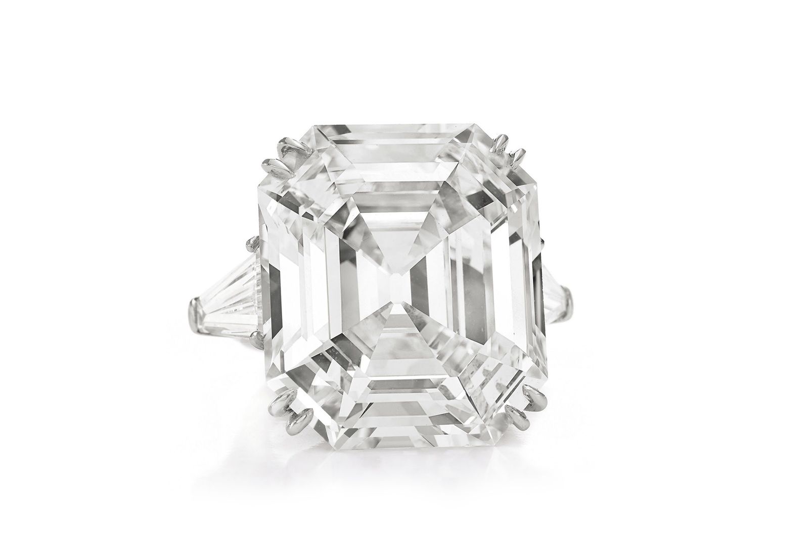  Elizabeth Taylor's 33.19 carat asscher-cut diamond engagement ring, given to her in 1968 