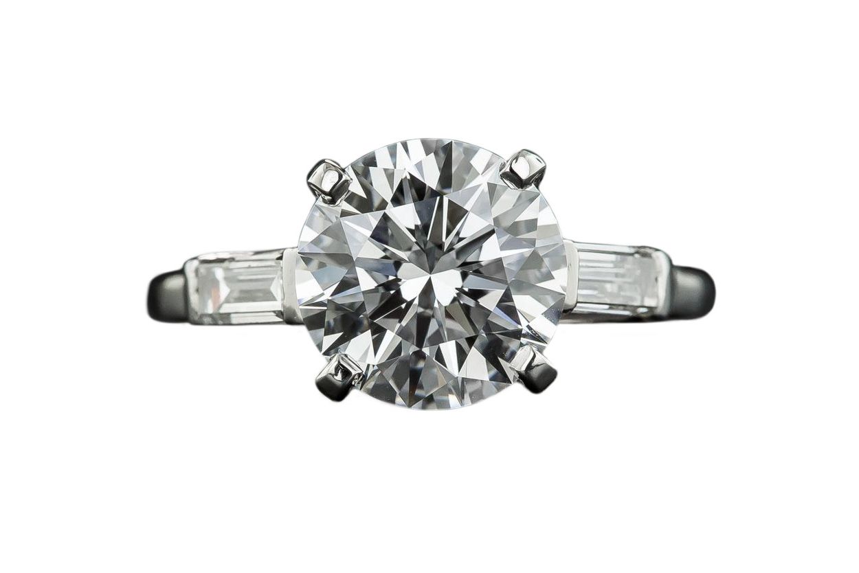  A round brilliant diamond engagement ring from the 1980s, courtesy of Lang Antiques