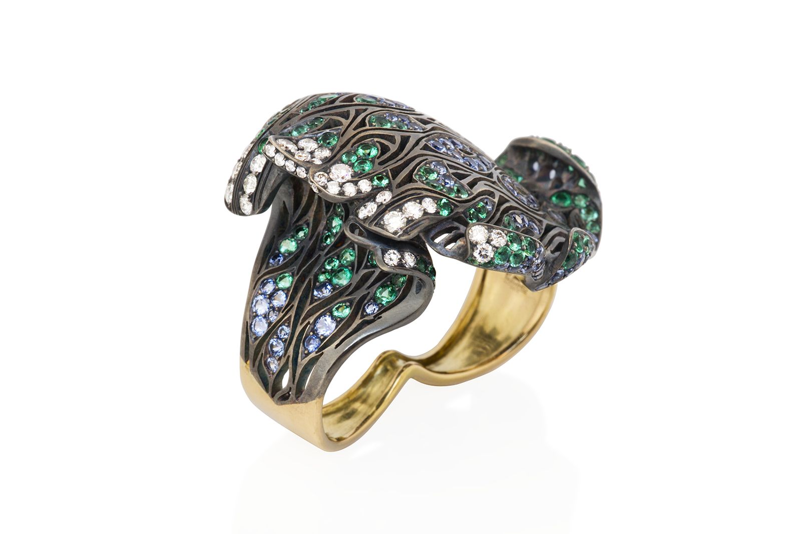  A closer look at the Hokusaï's Wave ring by MAD Joaillerie