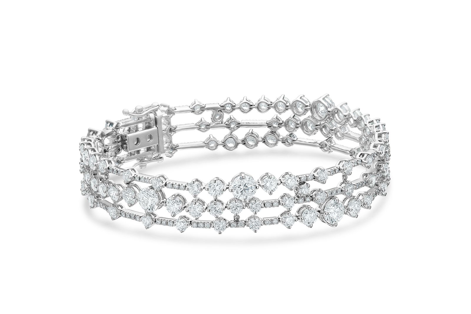  De Beers Arpeggia Three Row Diamond bracelet with 9.50 carats in 18k white gold, worn by Ariana DeBose at the Academy Awards 2022