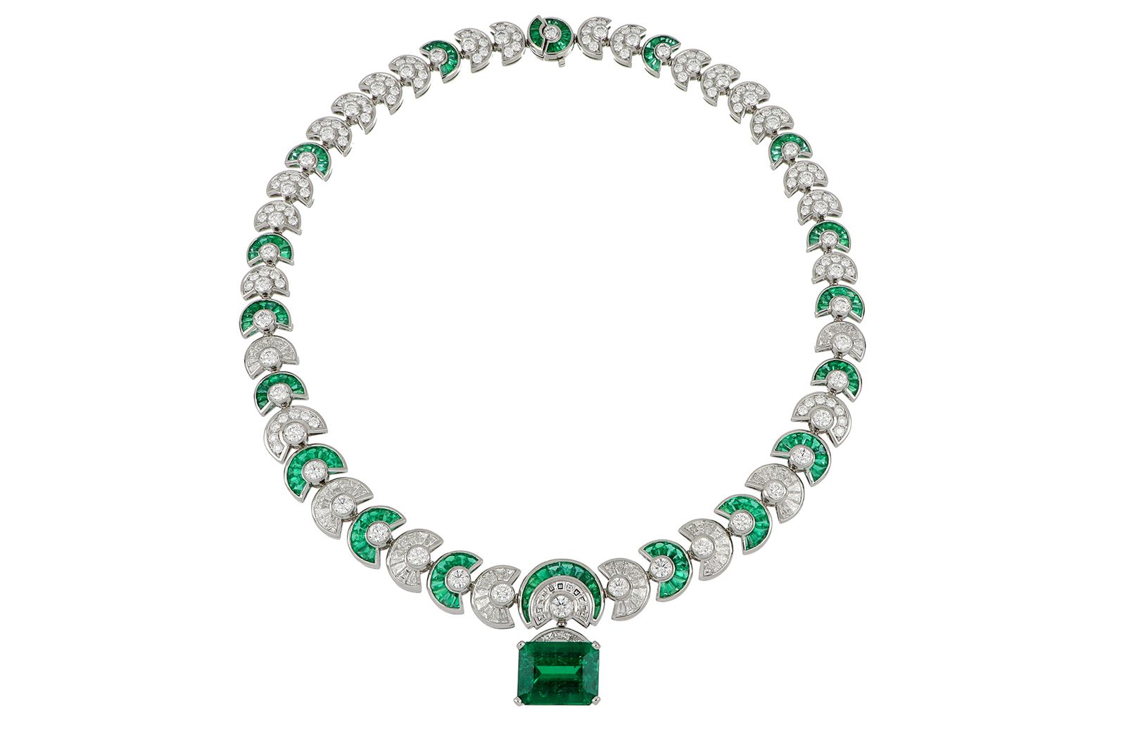  Bulgari High Jewellery necklace with over 23 carats of emeralds, worn by Vanessa Hudgens at the Academy Awards 2022